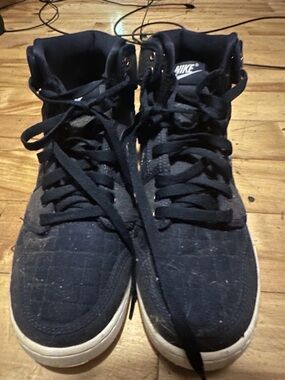 Nike Men’s Black High-Top Sneakers with White Sole